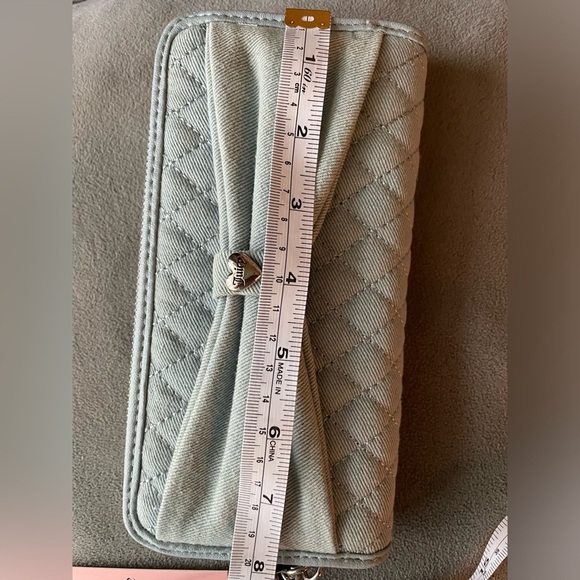 Juicy Couture Wallet,Sky Blue Quilted Wallet with Heart Charm,women’s Wallet. - Picture 8 of 16